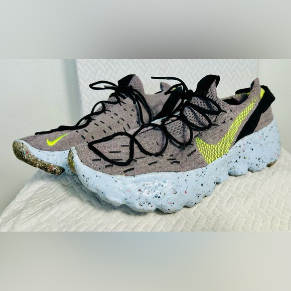 Nike Space Hippie 04 Men's Sz.12 Wolf Grey Dark Smoke Volt CZ6398-001. - Picture 1 of 8